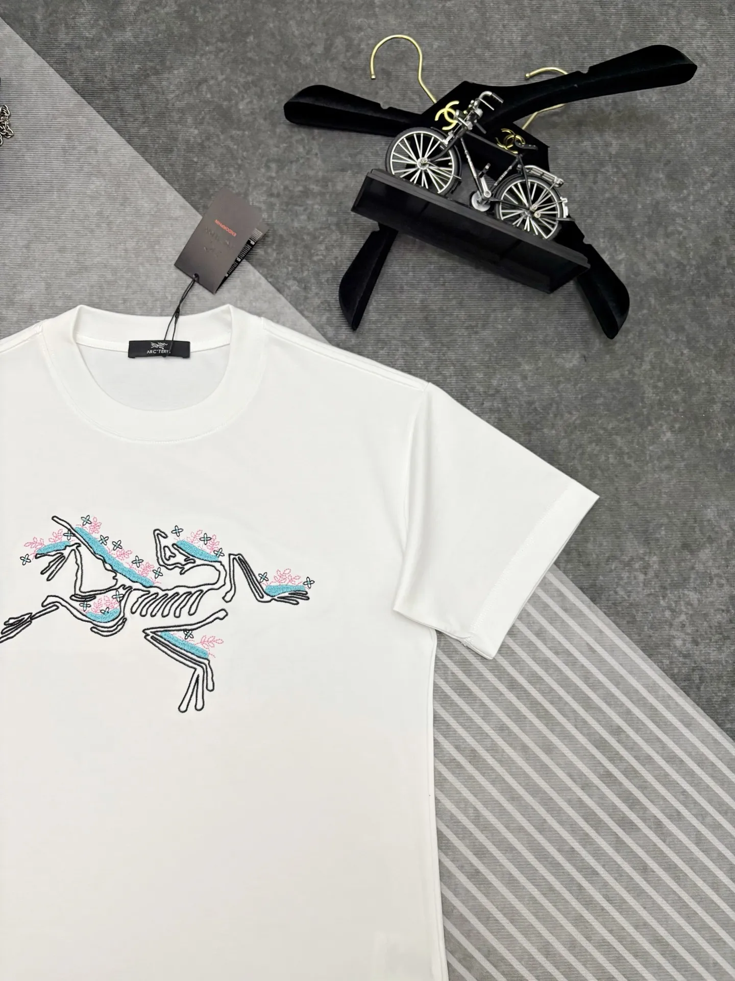 Arcteryx T 【Arcteryx ， 】 New Arrival ， Premium Versatile ， Same Style Arcteryx ， 1 logo， White ， + Blue ， ， ， 。 ， ， 。 ， 。 ， ， ！！ Sizes：S、M、L、XL、XXL